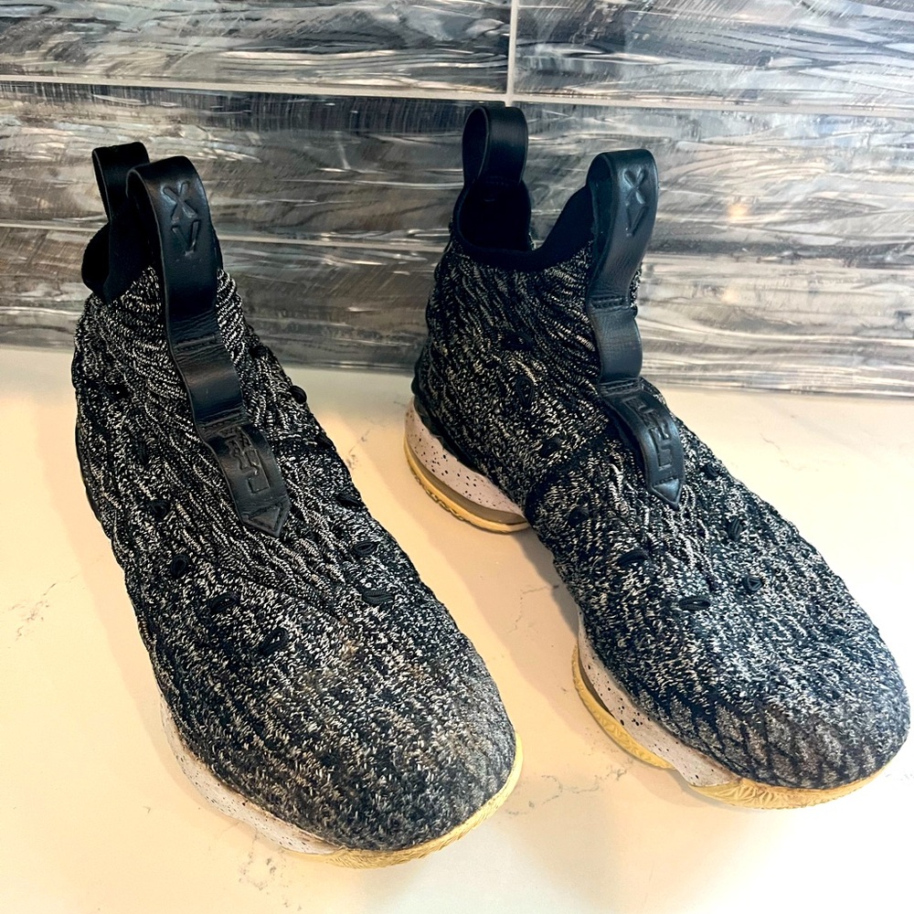 Size 6- Nike LeBron 15 Ashes